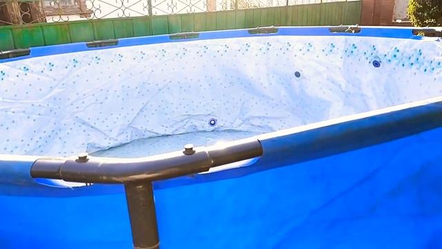 установили бассейн. площадка готова. шизлонги готовим смотреть онлайн