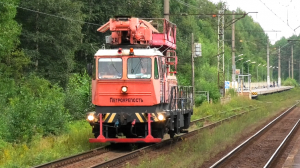 Автомотриса АДМ1-347 «Петрокрепость» следует через о.п. Ковалево