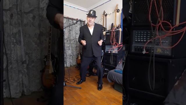 COVER "Let's twist again" de Chubby Checker смотреть онлайн