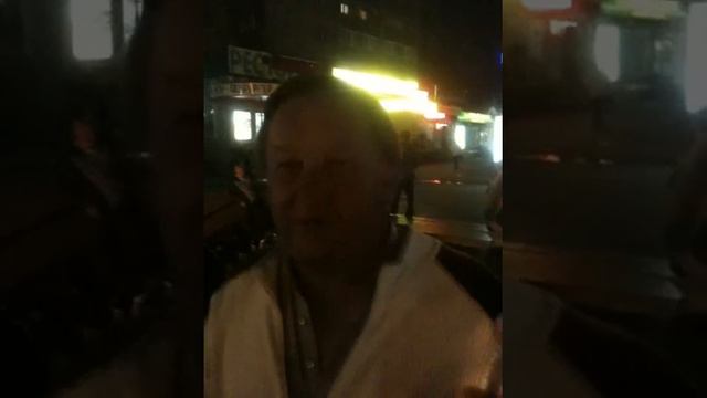 Мужик бьёт бабу:комментарии (ч.3) смотреть онлайн