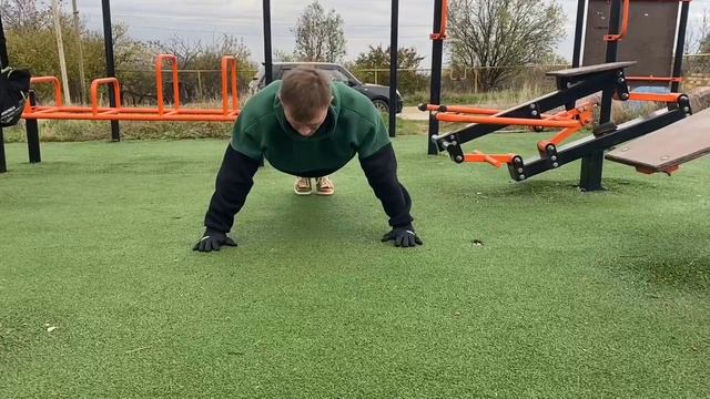 Калистеника для начинающих.. базовые упражнения !