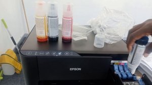How to refill ink in Epson L3252
