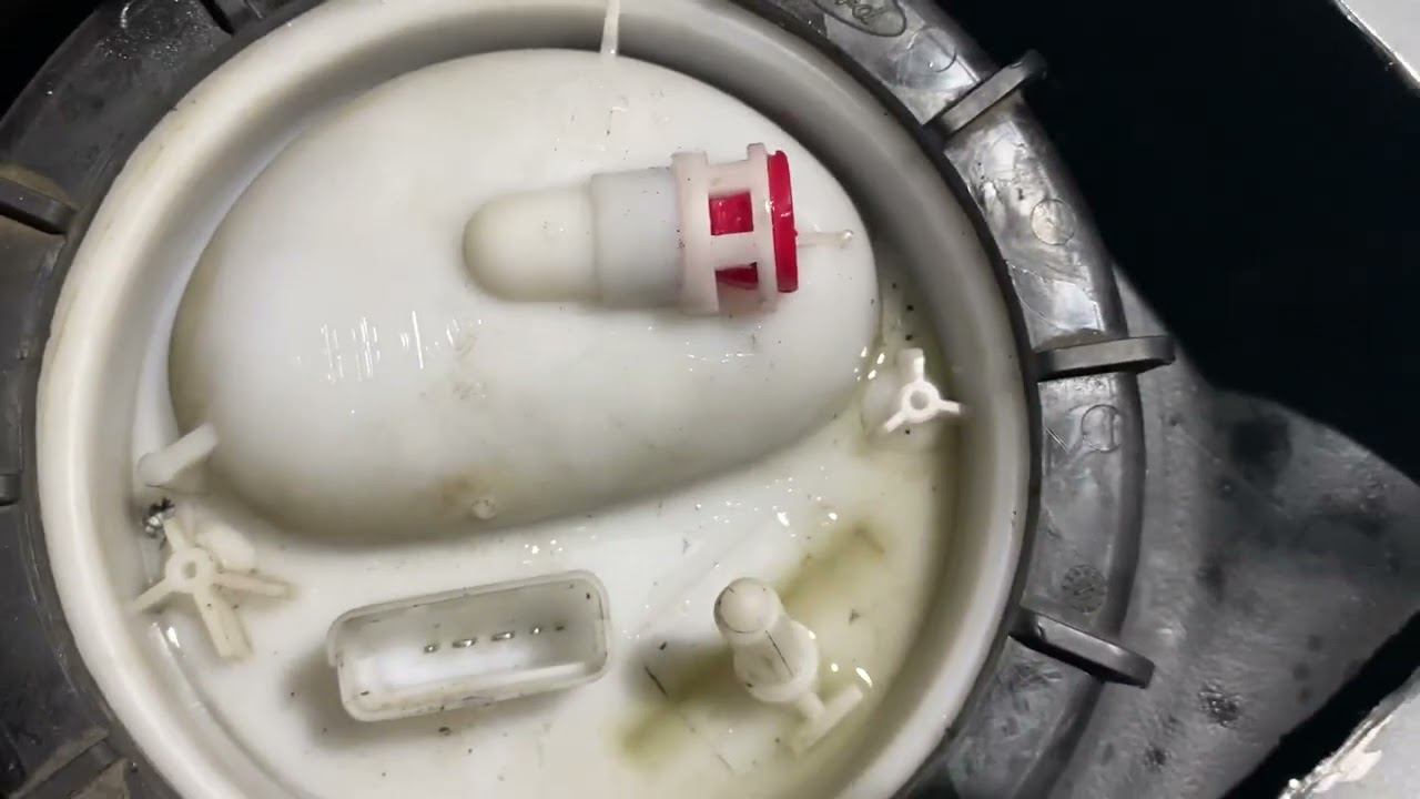 Снятие топливного насоса Ford Mondeo IV (Форд Мондео 4) смотреть онлайн