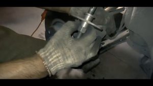 Замена задних тормозных колодок и датчика износа на БМВ F25