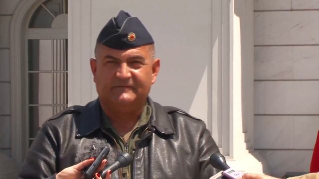 „Дојбредојдовте во НАТО“ - Изјави Шекеринска и Брнз, инсерти од прелет на авиони смотреть онлайн