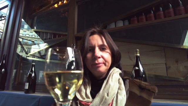 История галлереи Лафайет, площадь Эдуарда VII и катакомбы Парижа. смотреть онлайн