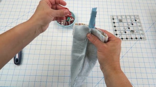 EASY Boxed Zipper Notions Pouch / Beginner Friendly // SEWING TUTORIAL!