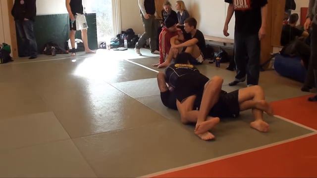 DGL 1 Runde F. Mikkel Bukholt Nielsen Choke BJJ vs Nick Malmros Vosgerau Team Wolverine смотреть онлайн
