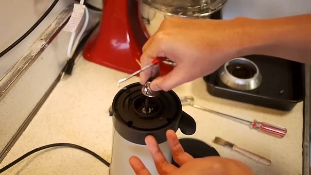 Grinder Maintenance: Krups GX610050 смотреть онлайн