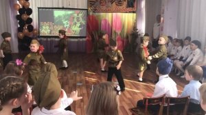 Танец «Смуглянка» Танцуют дети младшей группы