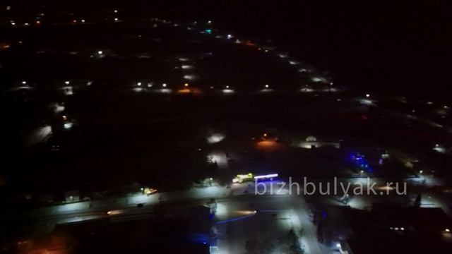 Главное новогоднее украшение Центральной площади села Бижбуляк – ёлка красавица. смотреть онлайн