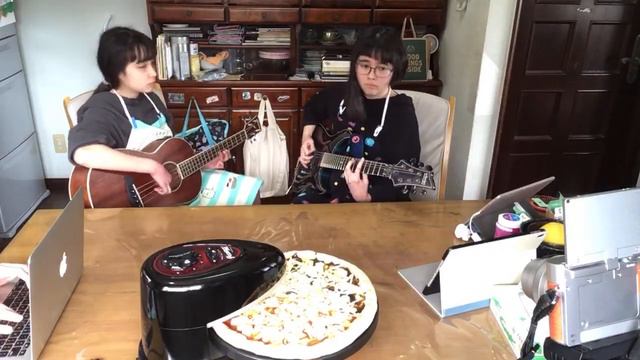 #Cooking (Japanese Style #Pizza) and jamming (guitar + bass) #お料理 (#ピザ）+ジャム (#ギター #ベース） смотреть онлайн