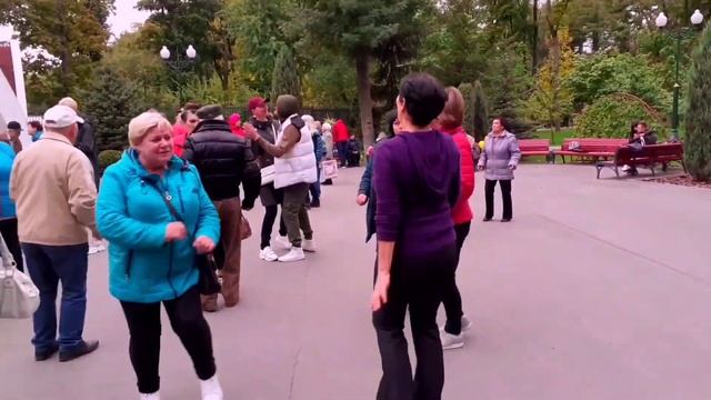 ЖУРАВЛИ, ЖУРАВЛИ, ЖУРАВЛИ УЛЕТАЮТ! ТАНЦЫ В ПАРКЕ ГОРЬКОГО ХАРЬКОВ смотреть онлайн
