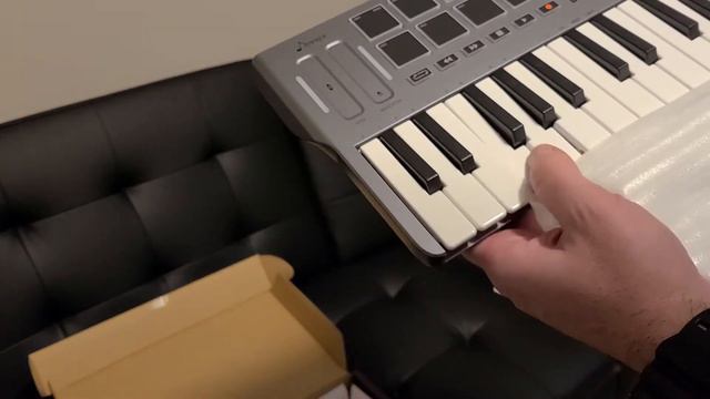 Donner Spacline MK25 Unboxing смотреть онлайн