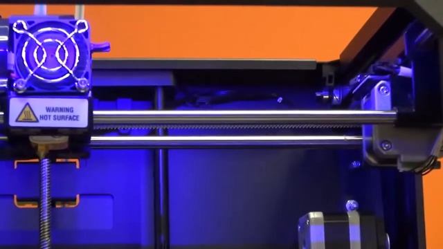 Достаем из коробки 3D принтер MakerBot Replicator 2 Desktop 3D Printer смотреть онлайн