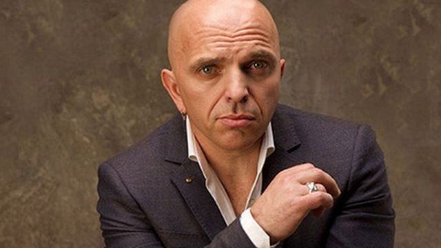 Александр Шоуа о лидере группы «Звери»: «Лучше бы он штукатурку делал» смотреть онлайн