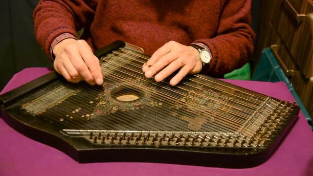 Theme from St Mathew Passion (J.S.Bach) played on a 6 chord zither смотреть онлайн