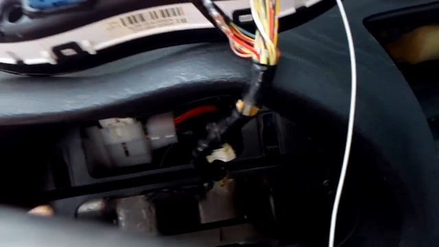 Уменьшаем яркость индикатора дальнего света, Тойота Авенсис смотреть онлайн