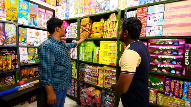தீபாவளி பட்டாசு ?2023 With Price List & Shop Tour | Sivakasi Crackers | Mad Brothers смотреть онлайн