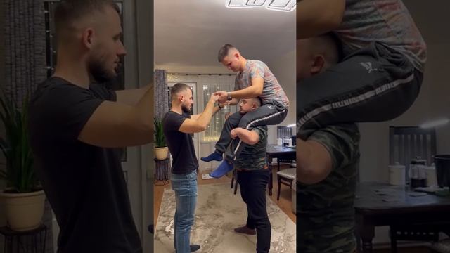 Присед 90 кг 10 раз. Просто по приколу. смотреть онлайн