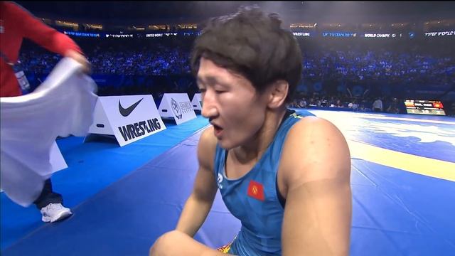 #TBT: Tynybekova grabs historic gold for Kyrgyzstan смотреть онлайн