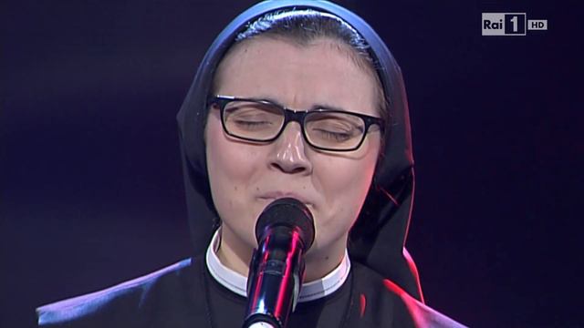 Suor Cristina - Beautiful that way - Una notte per Caruso смотреть онлайн