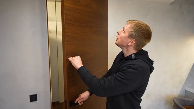 Квартира со сложной планировкой 150м2. Обзор дизайна. Теплый минимализм смотреть онлайн