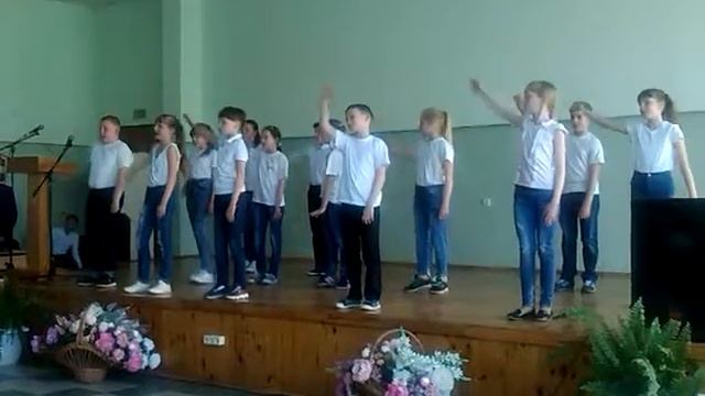 танец: Мы маленькие дети, нам хочеться гулять. смотреть онлайн