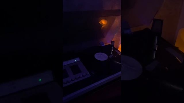 Ласковый май «Белые розы» #vinil #vintage #dance смотреть онлайн