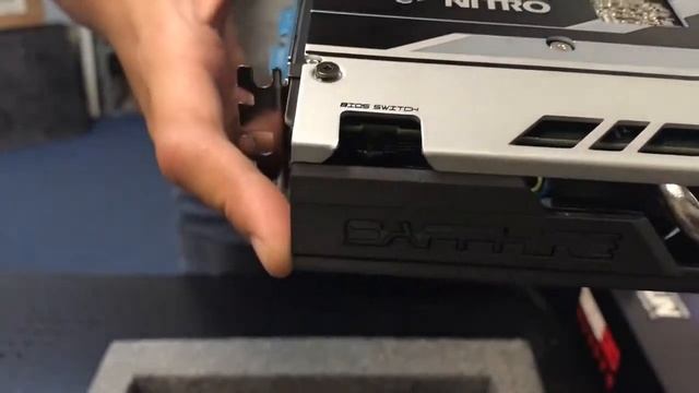 SAPPHIRE NITRO+ RADEON RX 580 Limited Edition - Unboxing смотреть онлайн