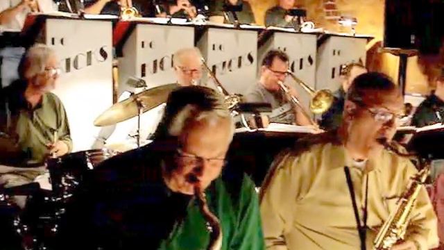 TEACH ME TONIGHT featuring Lady Jazz Erika Paul on vocals with the DG KICKS BIG BAND смотреть онлайн