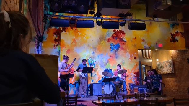 Clementines 11/16, Sam on trumpet смотреть онлайн