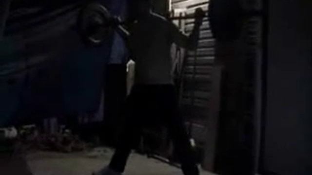 Lateral Barbell Squat смотреть онлайн