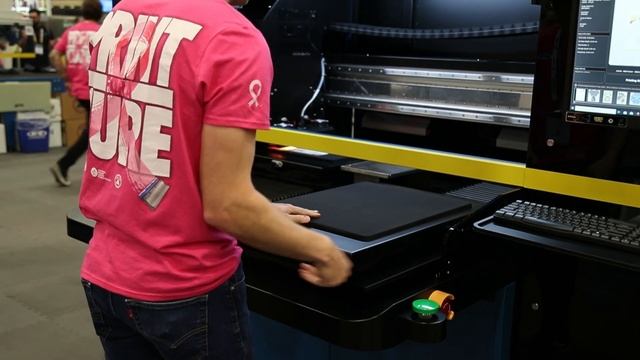 M&R's Maverick™ reveal at Printing United, Dallas, Texas смотреть онлайн