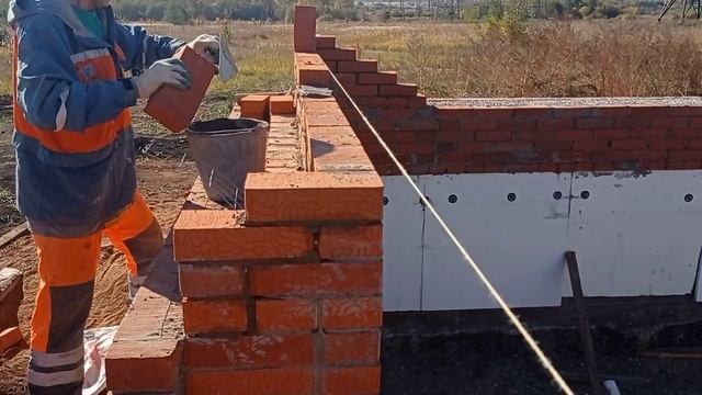 ОБЗОР УКЛАДКИ СТЕН РЯДОВЫМ КИРПИЧОМ смотреть онлайн