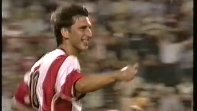 1999 (August 25) PSV Eindhoven (Holland) 2 -Zimbru Chisinau (Moldova) 0 (Champions League) смотреть онлайн