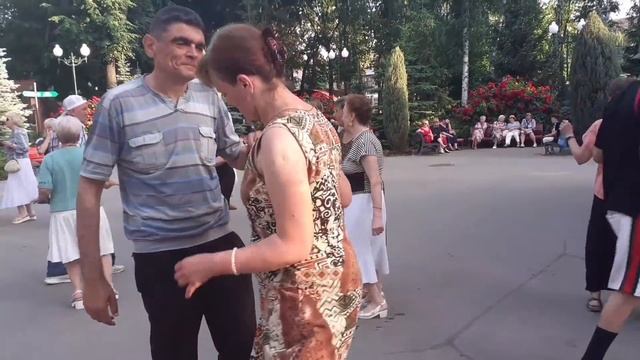 ОБЕЩАЛ МНЕ ВСЁ НА СВЕТЕ!???/ТАНЦЫ В ПАРКЕ ГОРЬКОГО ХАРЬКОВ ИЮНЬ 2021 смотреть онлайн