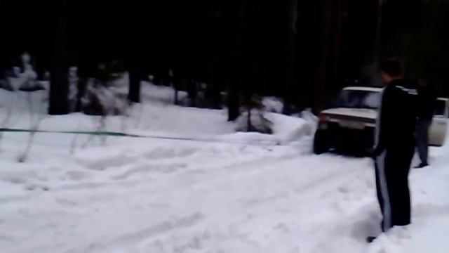 OFF road ! Ниссан НАВАРА! сел в снег))) Нива может!! Попытка 1. смотреть онлайн