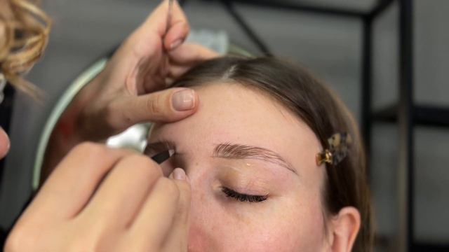 Как делать ламинирование для перещипанных бровей? Прореживание и коррекция бровей без боли смотреть онлайн