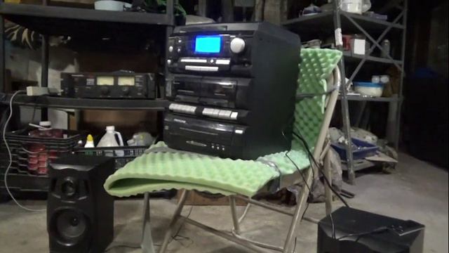 Sound Pressure: Blow Memorex Speakers on Christmas(FULL VIDEO) смотреть онлайн