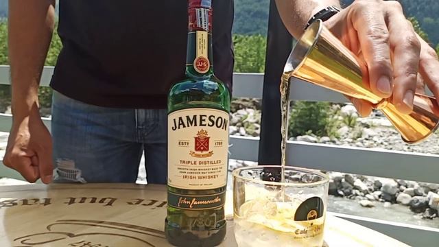 How To Make Jameson Ginger & Lime I Cafe1947 I