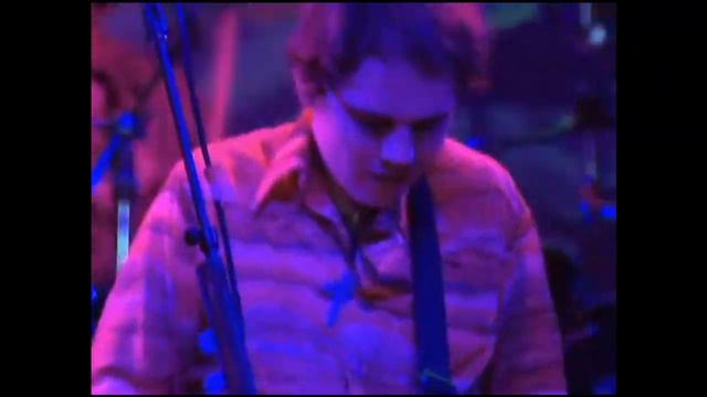 Billy Corgan (Smashing Pumpkins) Shredding A Guitar Solo - Starla - 1994 смотреть онлайн
