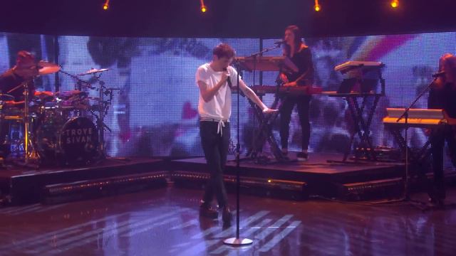 Troye Sivan - HEAVEN (Live On The Ellen Show)