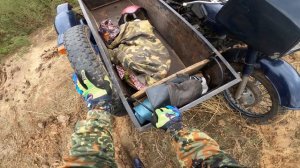 не смог проехать мимо человека попавшего в беду, вытаскиваем Урал мотоцикл застрявший в грязи ??