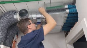 Монтаж вентиляции в частном доме с рекуперацией воздуха. Вентиляция в частном доме. Рекуператор.