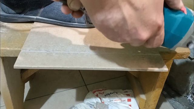 Как Пользоваться и Резать плитку Болгаркой без опыта Наглядный пример смотреть онлайн