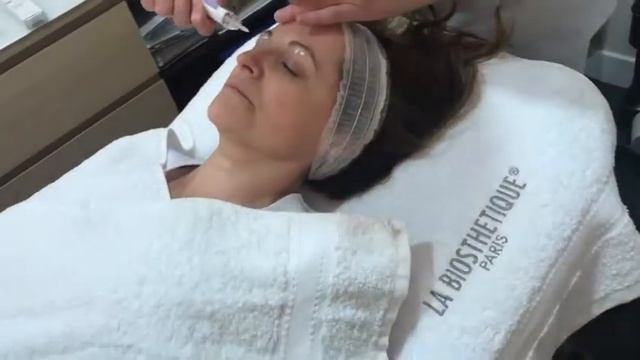 LIFTING DE LUXE PARA EL CONTORNO DE LOS OJOS La Biosthétique смотреть онлайн