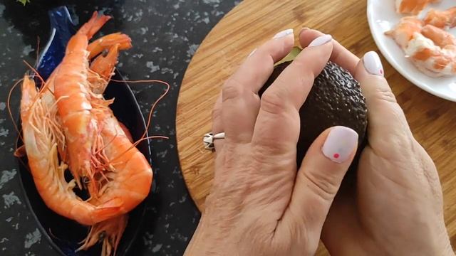 Питание по-испански/ Вкуснейший салат с креветками и авокадо.??/ Здоровое питание, морепродукты смотреть онлайн