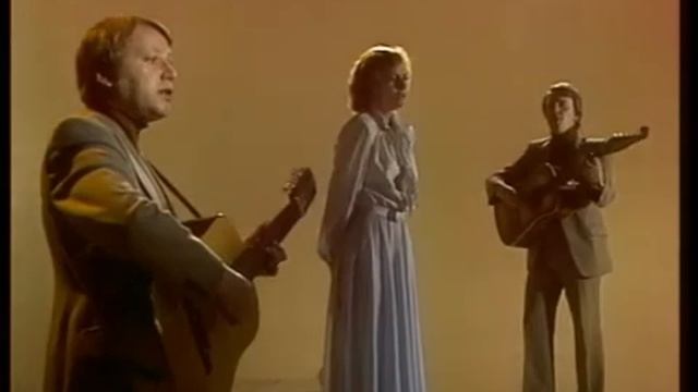 Песни М.Таривердиева на стихи А.Вознесенского в исполнении трио "Меридиан' смотреть онлайн