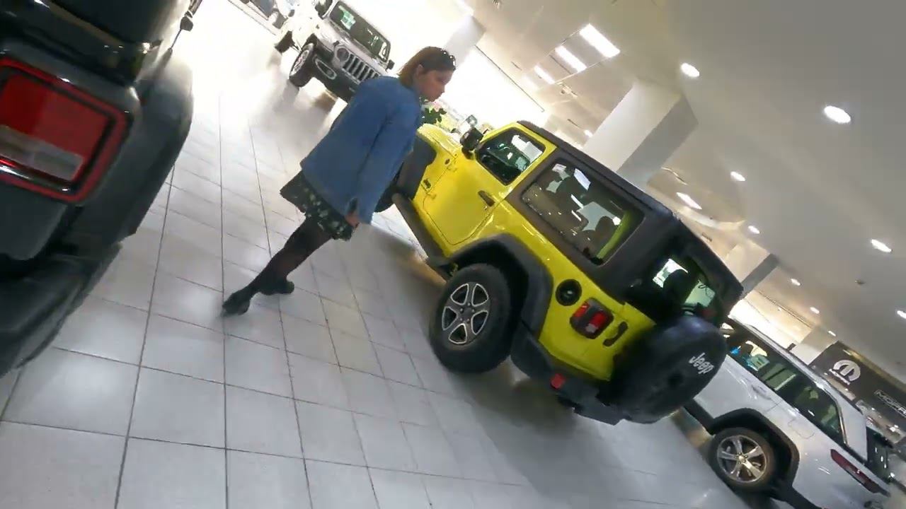 Jeep и Dodge. Прогулки по автосалонам. смотреть онлайн